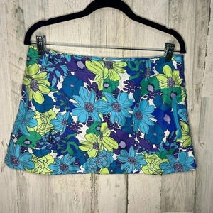 Against‎ the elements skirt size 6